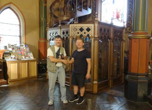 Konfesjonał w&nbsp;Kościele Saint Eugene Sainte Cecile w&nbsp;Paryżu